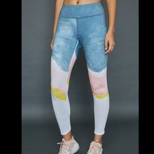 Bandier Nike Epic Lux Ombré Leggings